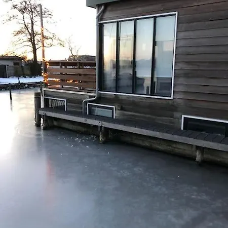 Waterwolf Semesterbostad
